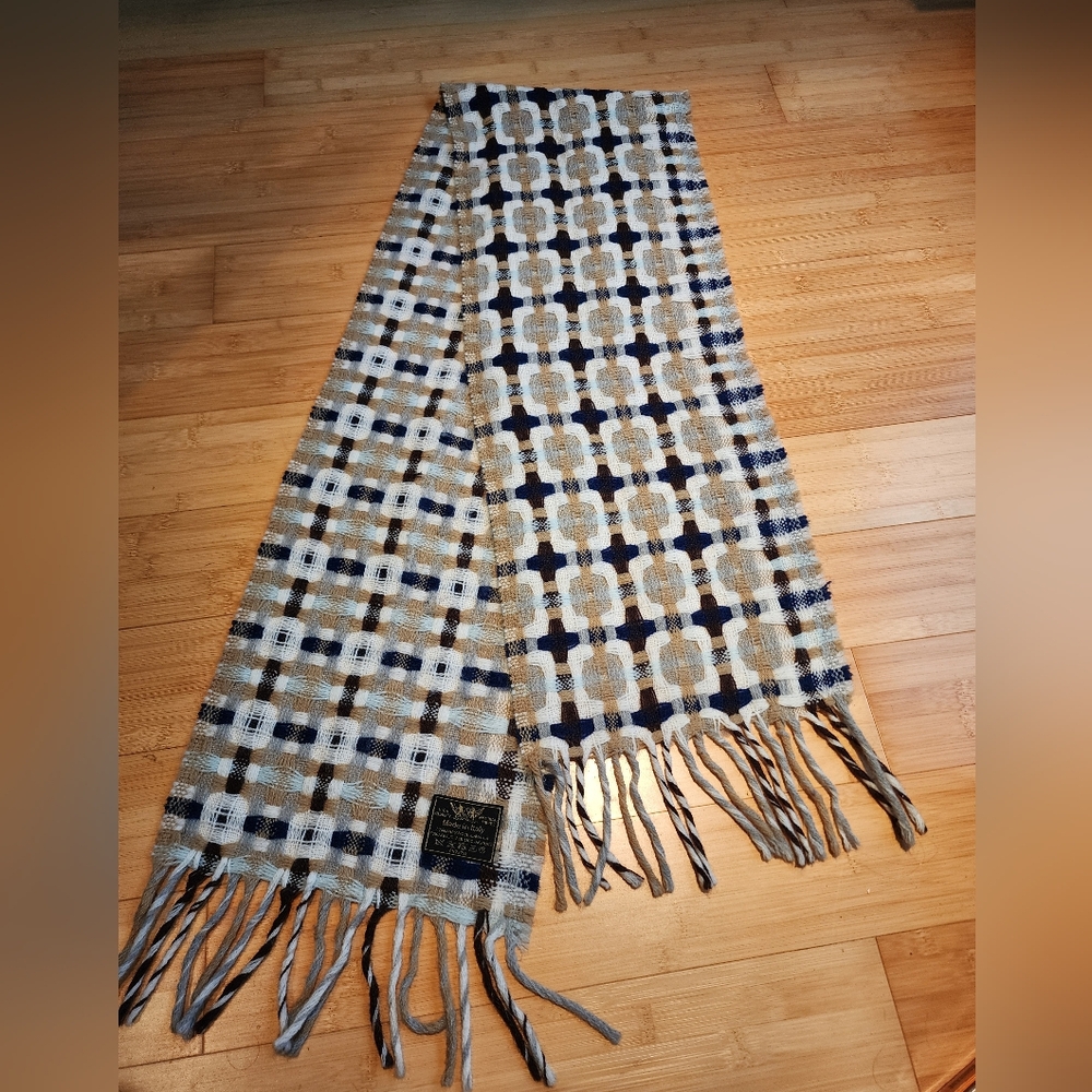 Kimberly Made In Italy Lambs Wook Scarf